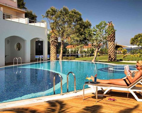 Batihan Beach Resort & Spa