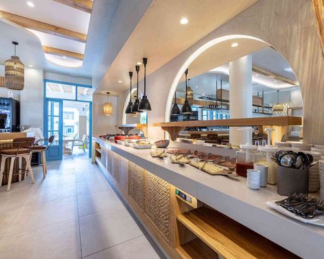 Mythos Hotel & Apartments