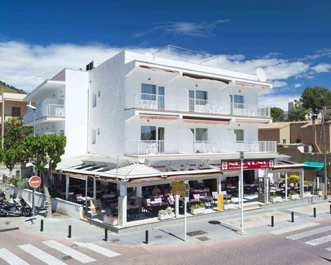 Neptuno Paguera Hostal