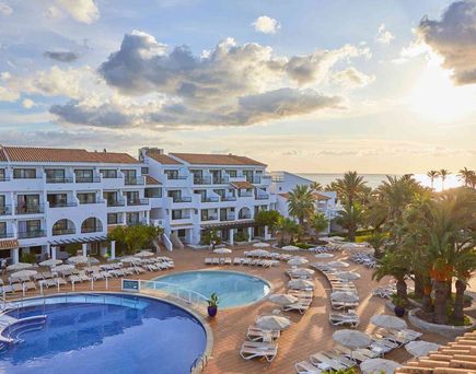 FERGUS Style Bahamas