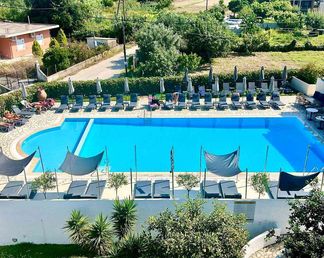 Bruskos Hotel & Suites
