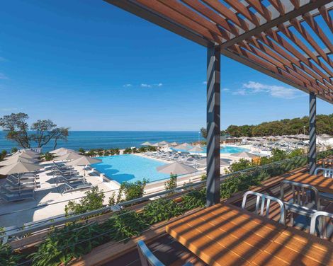 Maistra Select Amarin Resort