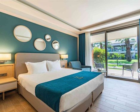 Almyros Beach Resort & Spa