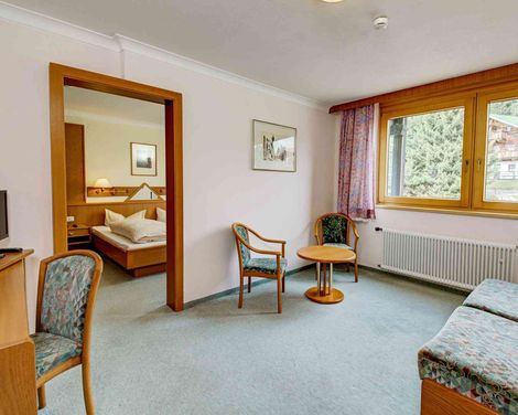 Almdorf & Sporthotel Hochlienz