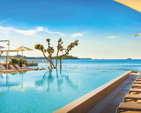 Maistra Select Amarin Resort