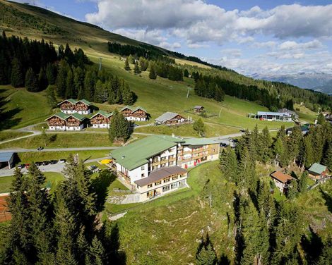 Almdorf & Sporthotel Hochlienz