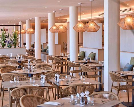 Universal Hotel Romantica