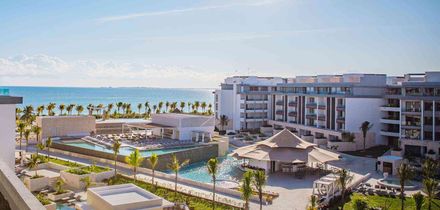 Majestic Elegance Costa Mujeres