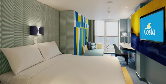 Außenkabine des Costa-Kreuzfahrtschiffes mit Balkon