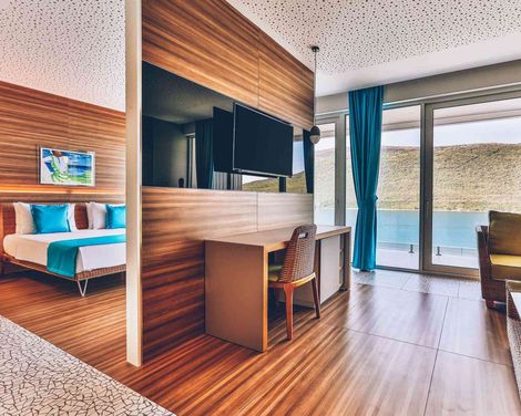 Carine Hotel Kumbor-0