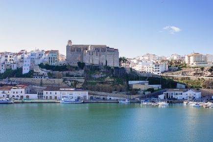 Das Museo de Menorca in Mahón befindet sich in einem ehemaligen Kloster und zeigt die Geschichte und Kultur der Insel