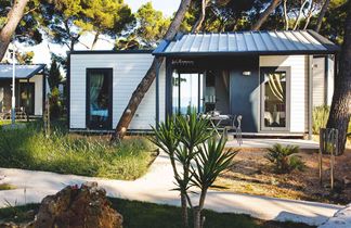 Waterman Beach Village camp & glamping