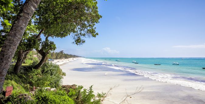  Küstenlandschaft und Meer in Kenia