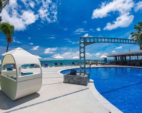 Coco de Mer Hotel & Black Parrot Suites