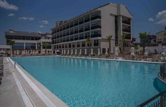Avia Resort & Spa