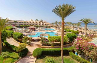 Flamenco Beach & Resort