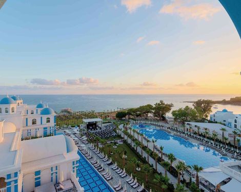 Rubi Platinum Spa Resort & Suites