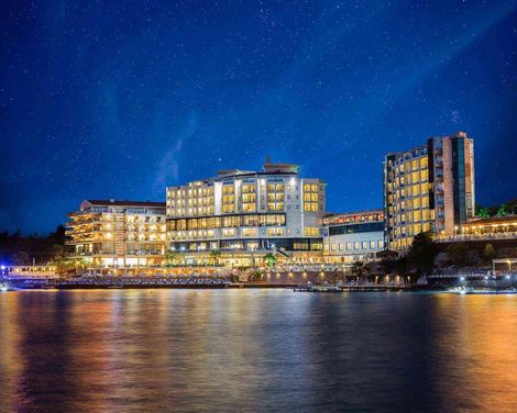 Charisma De Luxe Hotel