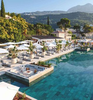 Lazure Hotel & Marina