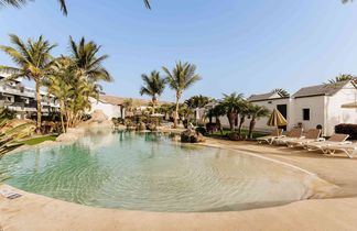 R2 Romantic Fantasia Dreams