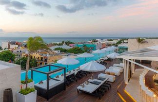 The Fives Downtown Hotel & Residences, Curio Collection by Hilton