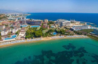 Lonicera World Hotel