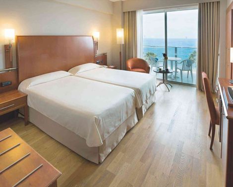 Bull Hotel Reina Isabel & Spa-2