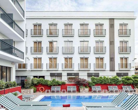 AQUA Hotel Bertran Park