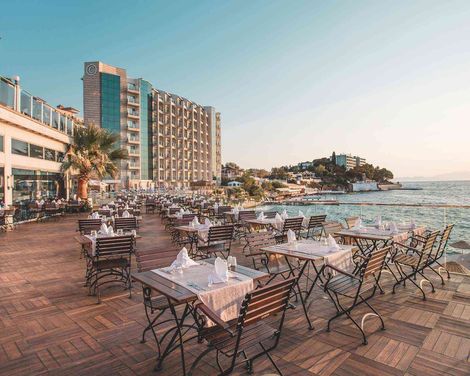 Charisma De Luxe Hotel