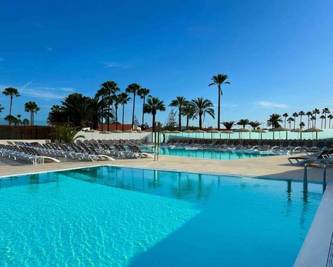 HL Miraflor Suites Hotel