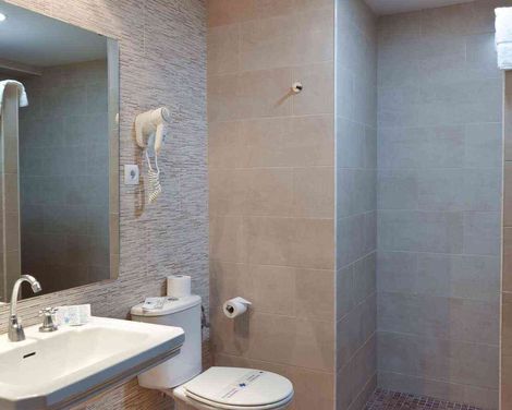 Hotel Roger De Flor By Seleqtta