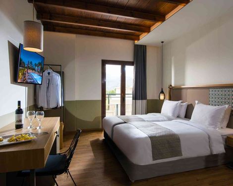 Petousis Hotel & Suites