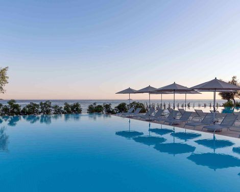 Maistra Select Amarin Resort