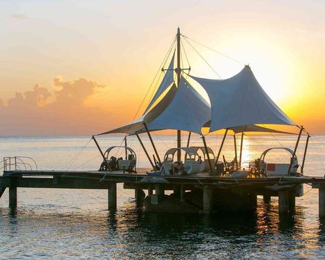 Coco de Mer Hotel & Black Parrot Suites