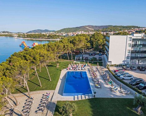 Villa Arausana & Antonina
