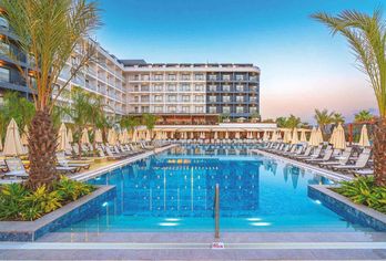 Vox Maris Resort Hotel