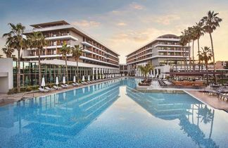 Acanthus Cennet Barut Collection