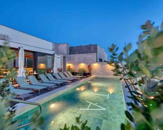 VITA Hotel & Rooftop