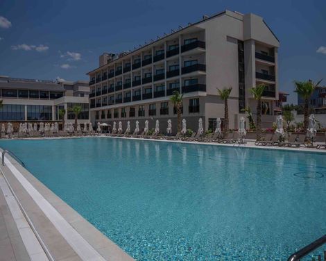 Avia Resort & Spa