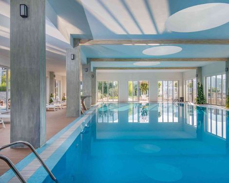 Lazure Hotel & Marina