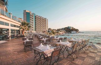 Charisma De Luxe Hotel