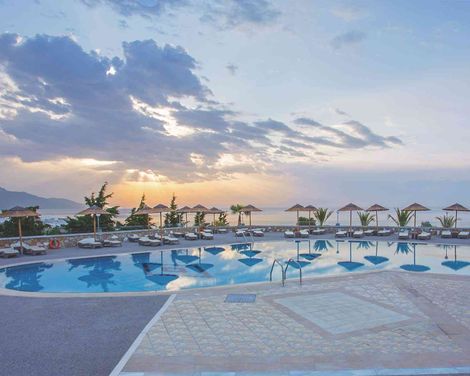 Grand Blue Beach Hotel