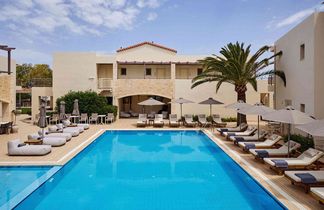 Maravel Star Art Hotel