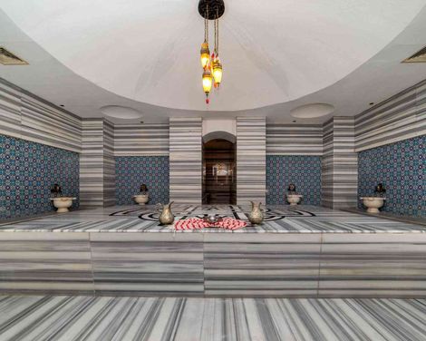 Commodore Elite Suites & Spa