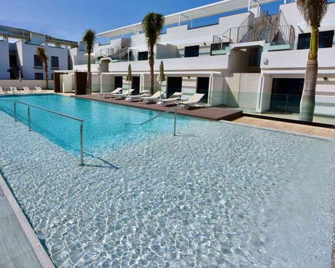 Esmeralda Cotillo Homes by LIVVO