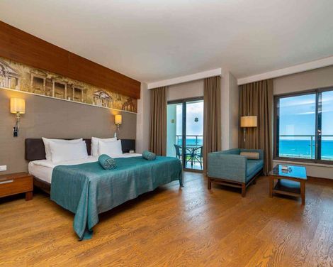 Commodore Elite Suites & Spa