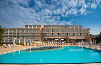 Arena Hotel Holiday