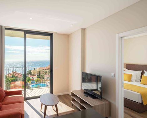 Monumental Plaza by Petit Hotels