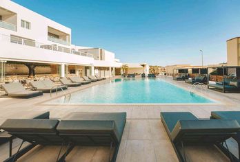 R2 Higos Beach Apartments