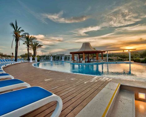 db Seabank Resort & Spa